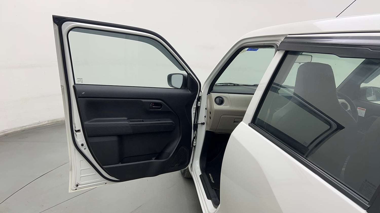 Used 2022 Maruti Suzuki Wagon R LXi (O) 1.0 CNG Cng Manual interior LEFT FRONT DOOR OPEN VIEW