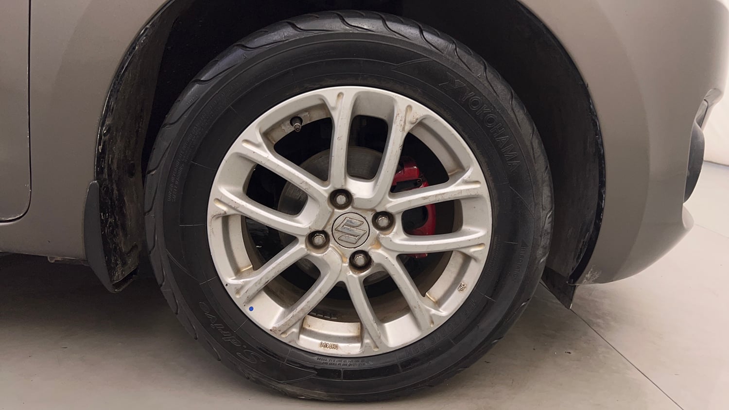 Used 2018 Maruti Suzuki Swift ZXi AMT Petrol Automatic tyres RIGHT FRONT TYRE RIM VIEW