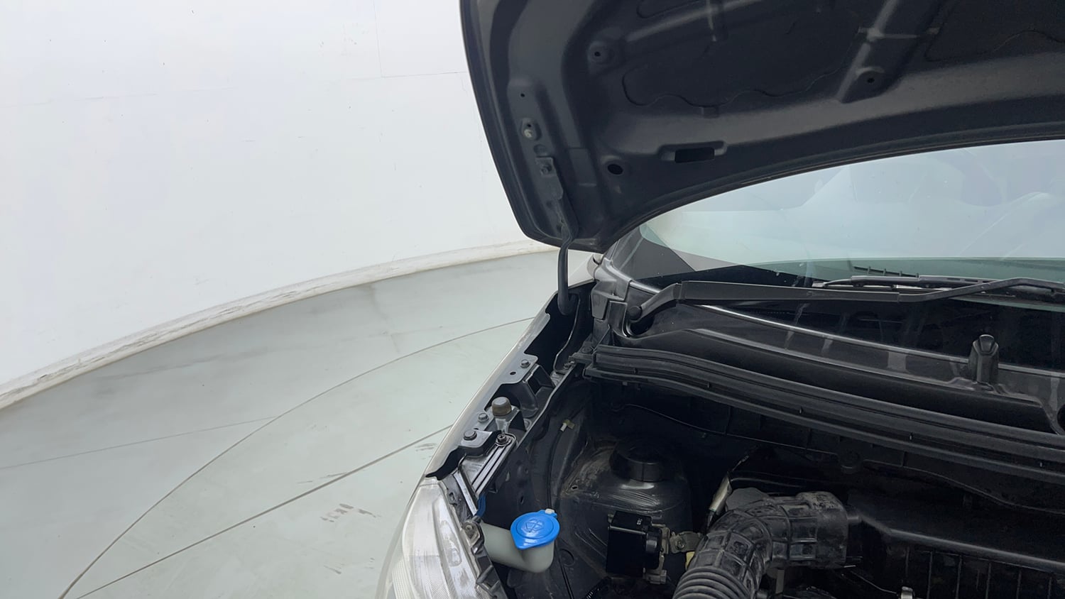 Used 2020 Maruti Suzuki Wagon R ZXi 1.2 AMT Petrol Automatic engine ENGINE RIGHT SIDE HINGE & APRON VIEW