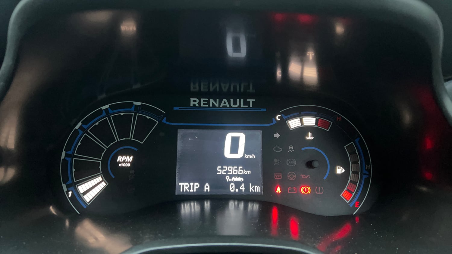 Used 2025 Renault Kiger RXL Petrol Manual interior CLUSTERMETER VIEW