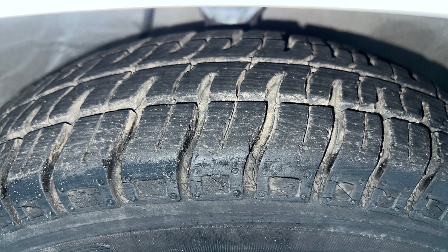 Used 2013 Maruti Suzuki Alto 800 Lxi Petrol Manual tyres RIGHT FRONT TYRE TREAD VIEW