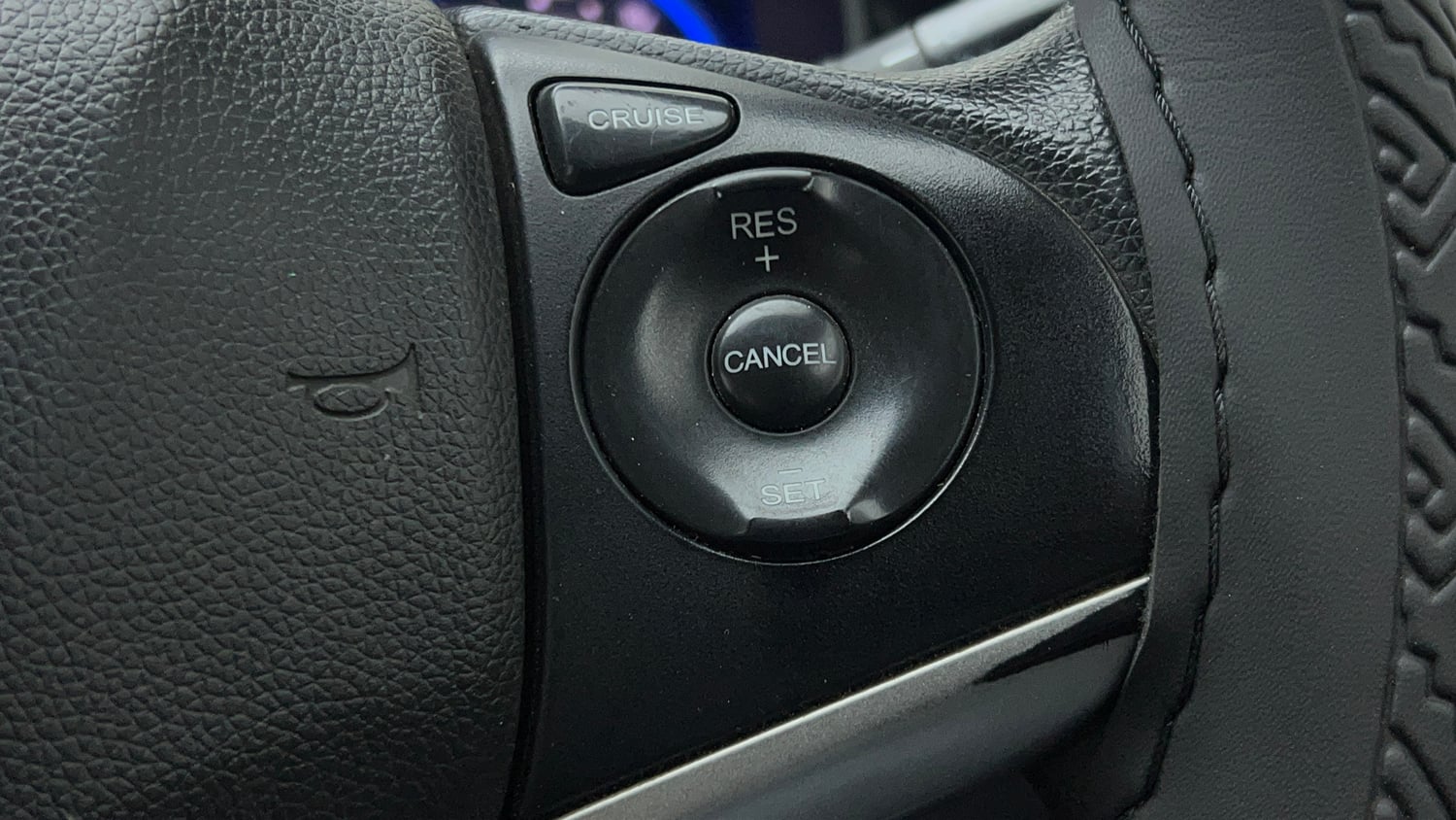 Used 2015 Honda City V Petrol Manual top_features Cruise control