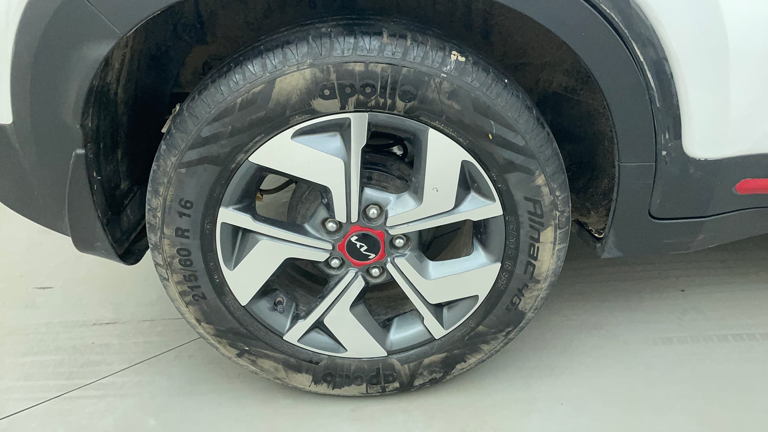 Used 2023 Kia Sonet GTX Plus 1.0 Turbo Petrol DCT Petrol Automatic tyres RIGHT REAR TYRE RIM VIEW