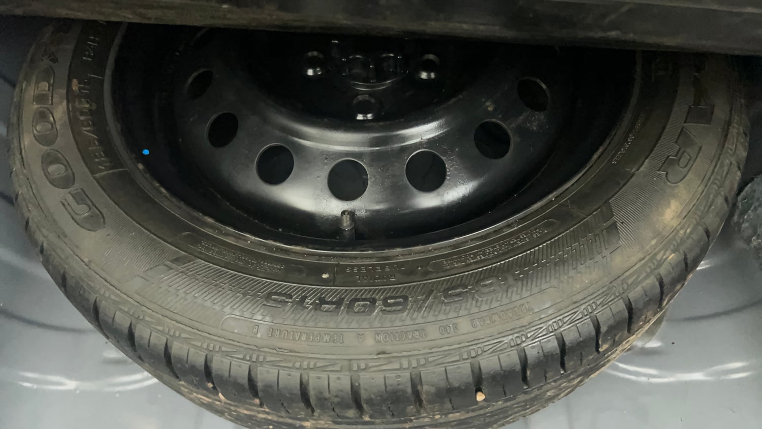 Used 2017 Toyota Platinum Etios V Petrol Manual tyres SPARE TYRE VIEW