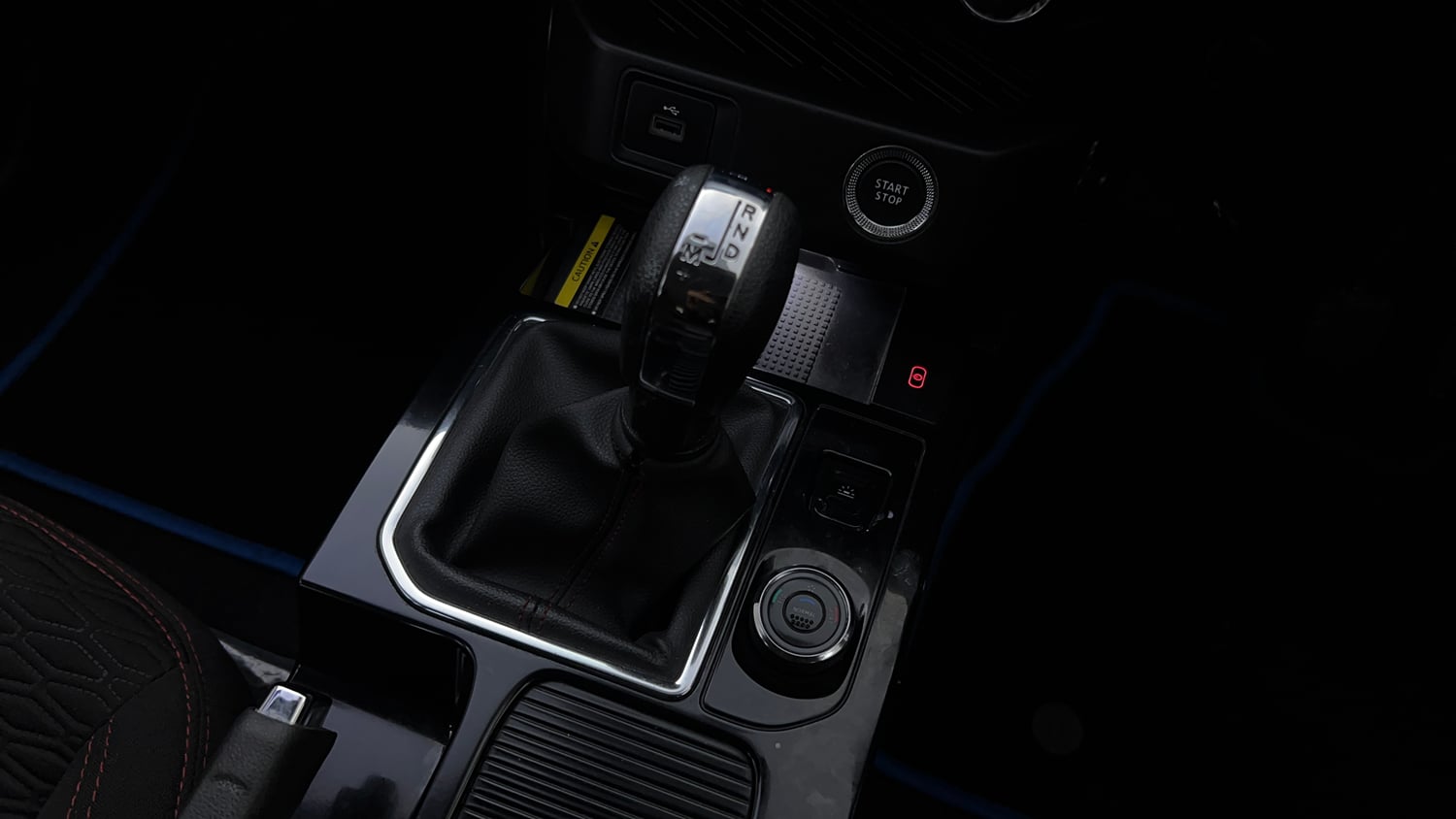 Used 2023 Renault Kiger RXZ AMT Dual Tone Petrol Automatic interior GEAR  KNOB VIEW