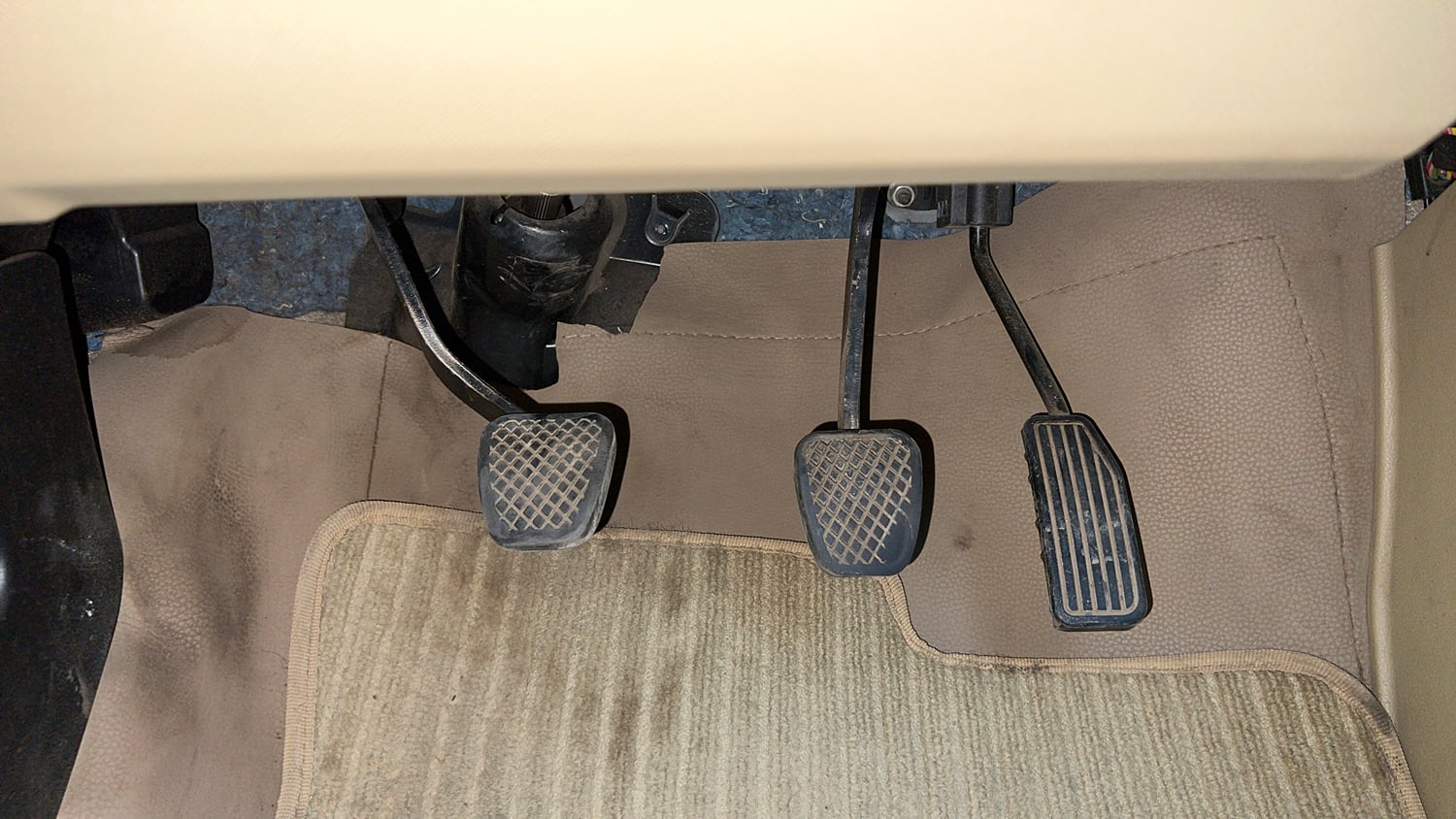 Used 2016 Honda Amaze 1.2 SX i-VTEC Petrol Manual interior PEDALS VIEW