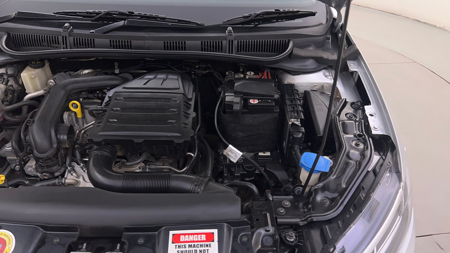 Used 2023 Volkswagen Virtus Highline 1.0 TSI MT Petrol Manual engine ENGINE LEFT SIDE HINGE & APRON VIEW