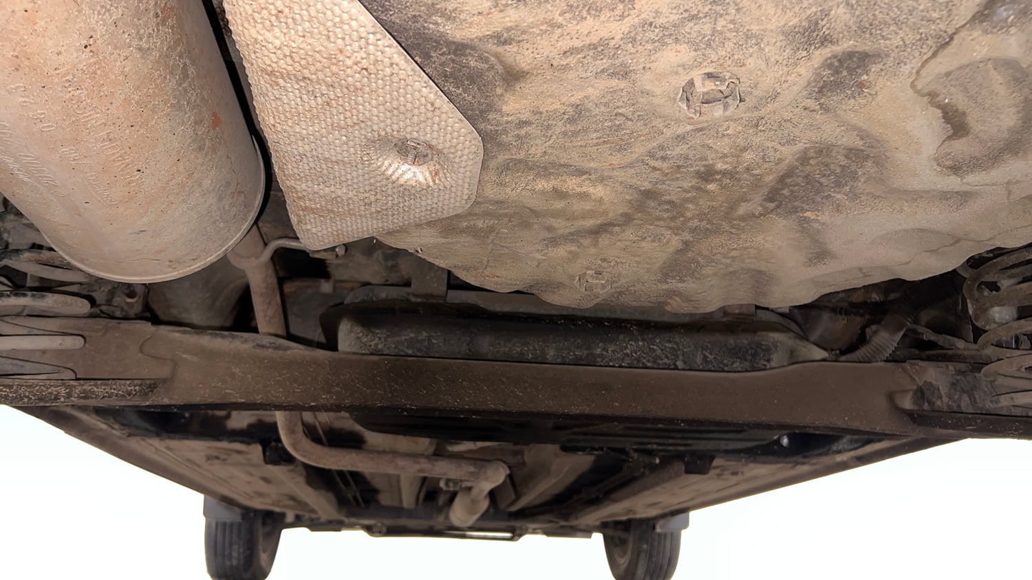 Used 2023 Renault Kiger RXZ AMT Dual Tone Petrol Automatic extra REAR UNDERBODY VIEW (TAKEN FROM REAR)