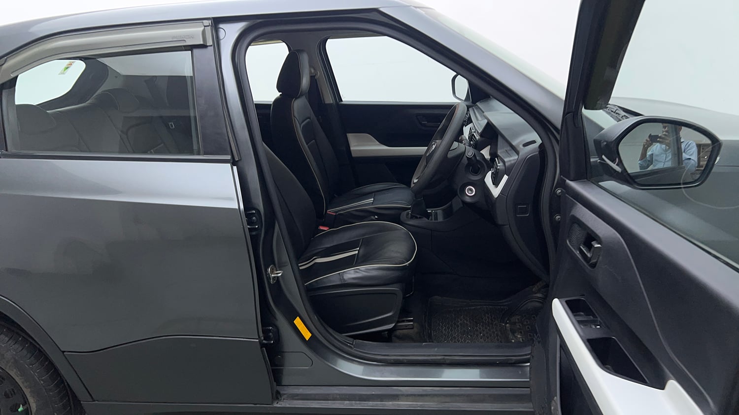 Used 2022 Tata Punch Pure MT Petrol Manual interior RIGHT SIDE FRONT DOOR CABIN VIEW