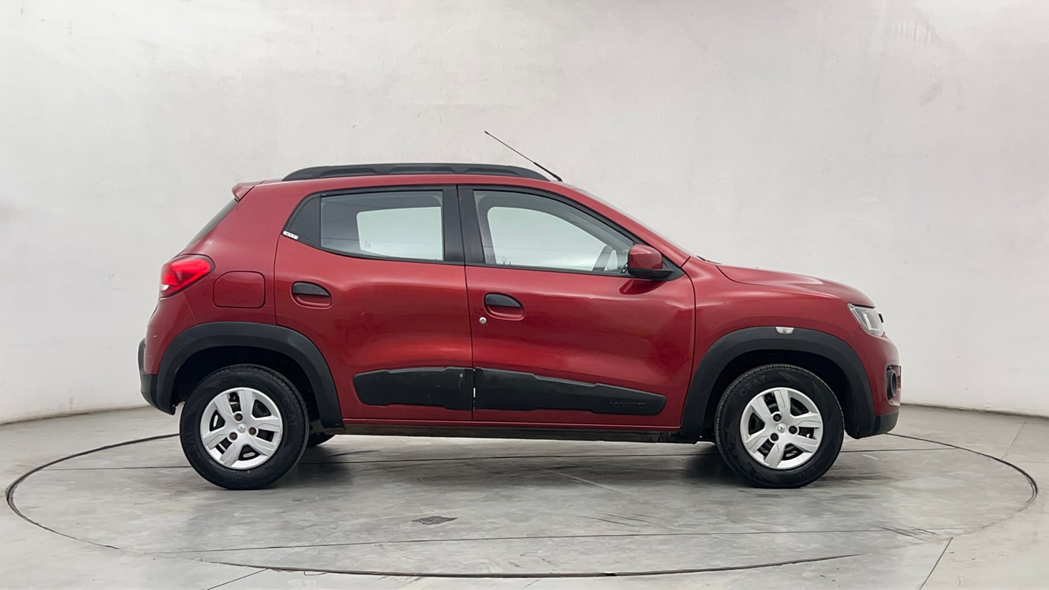 Used 2017 Renault Kwid 1.0 RXT AMT Petrol Automatic exterior RIGHT SIDE VIEW