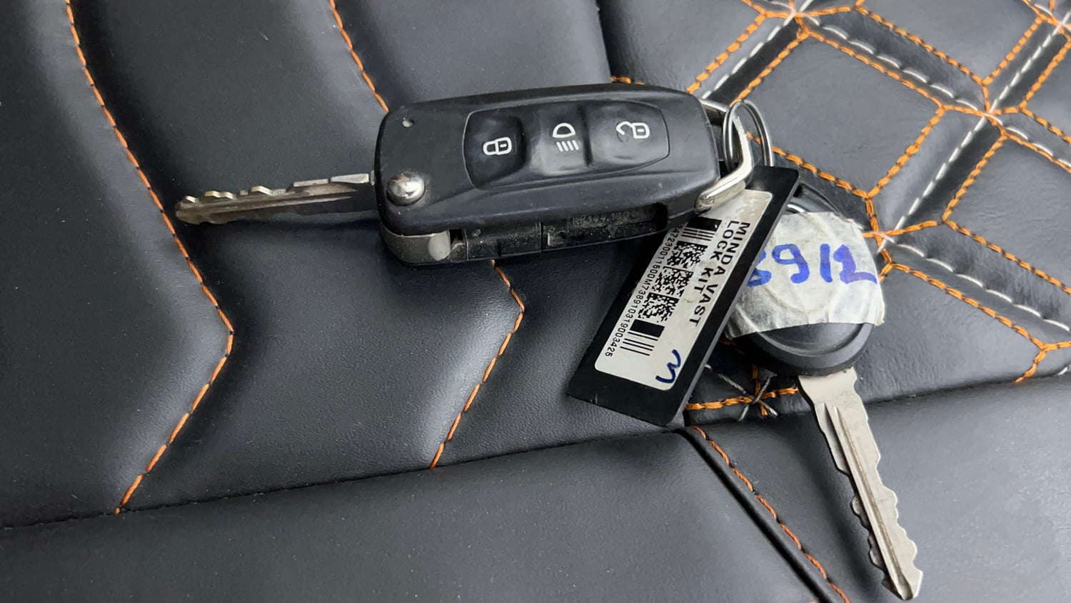 Used 2019 Tata Tiago Revotron XZ Plus Petrol Manual extra CAR KEY VIEW