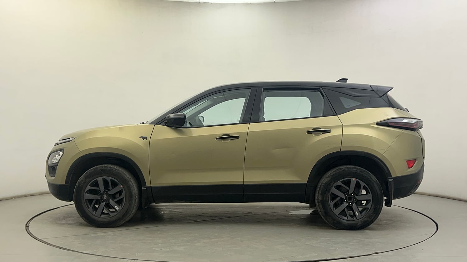 Used 2022 Tata Harrier Kaziranga XZA Plus Diesel Automatic exterior LEFT SIDE VIEW