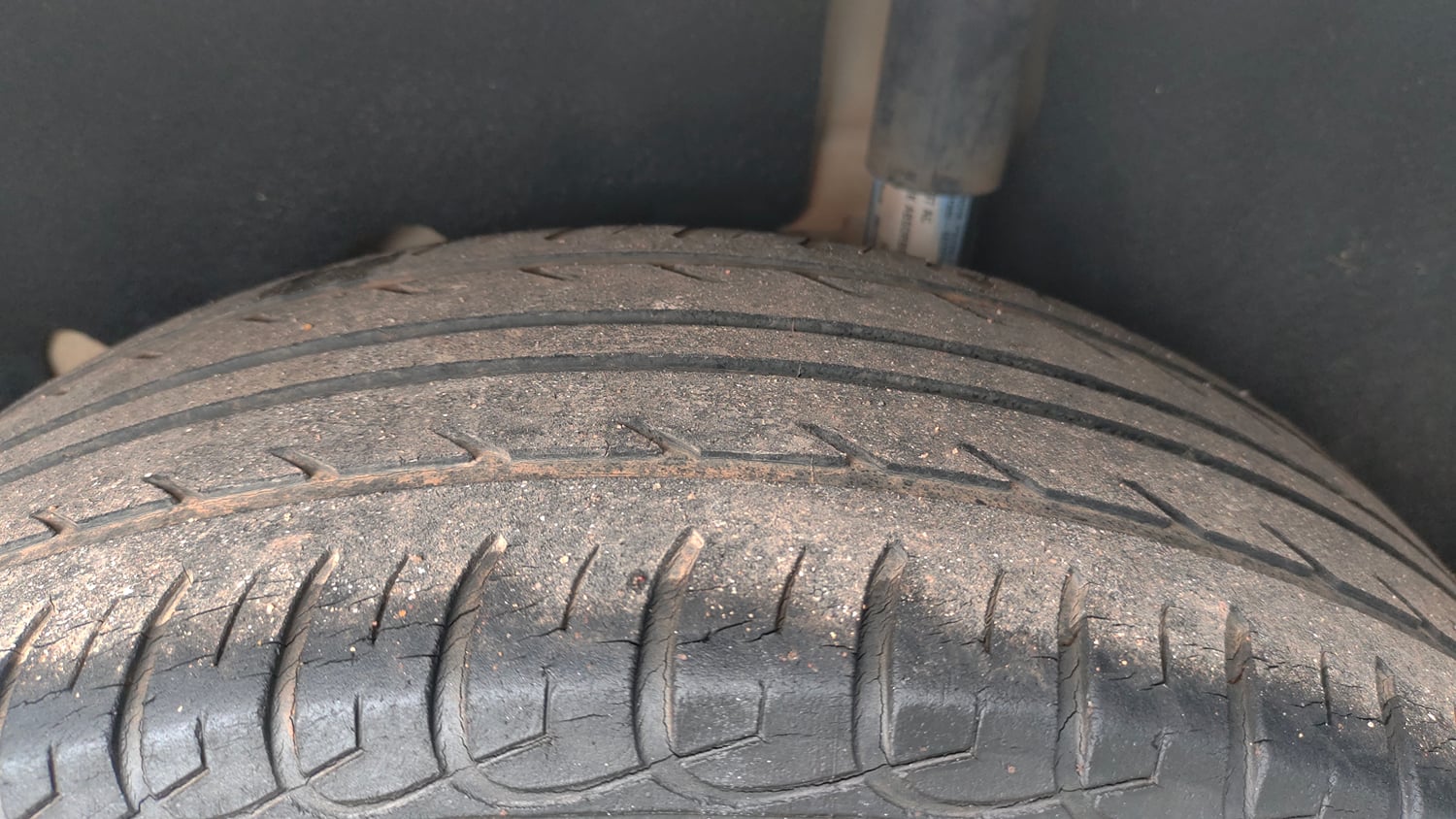 Used 2014 Ford EcoSport Trend 1.5 Ti-VCT Petrol Manual tyres LEFT REAR TYRE TREAD VIEW