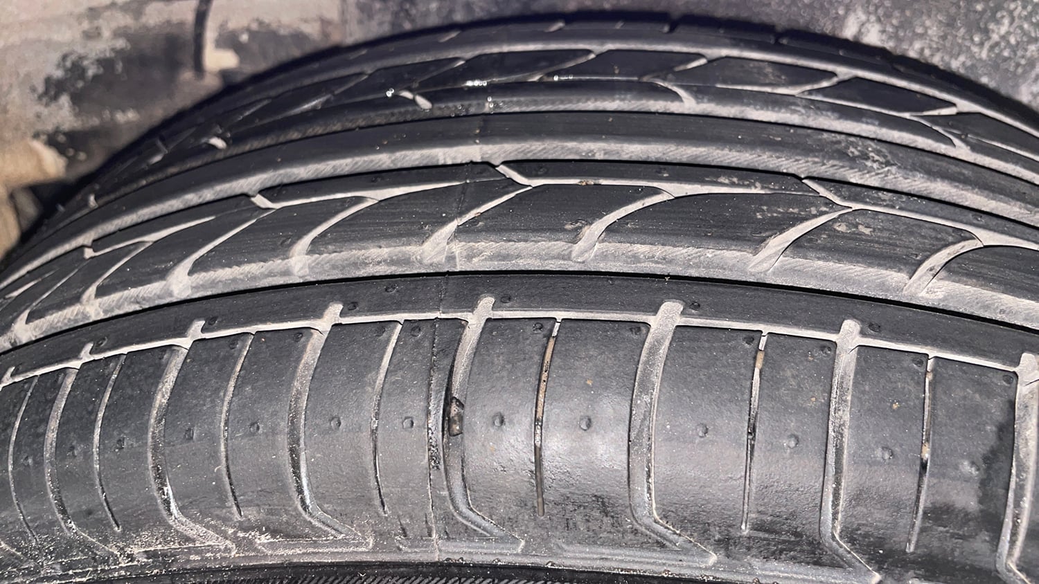 Used 2013 Hyundai i20 Sportz 1.2 Petrol Manual tyres LEFT REAR TYRE TREAD VIEW