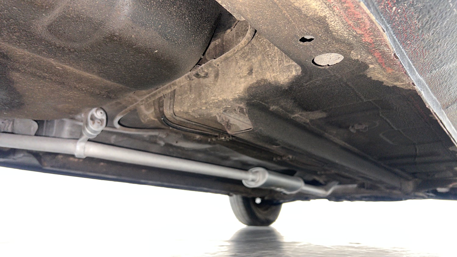 Used 2018 Renault Kwid 1.0 RXT AMT Petrol Automatic extra REAR RIGHT UNDERBODY VIEW