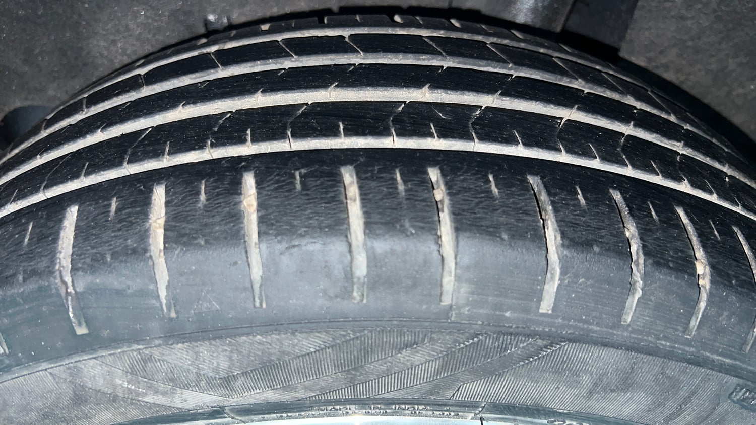 Used 2020 Maruti Suzuki Baleno Alpha Automatic Petrol Automatic tyres LEFT REAR TYRE TREAD VIEW