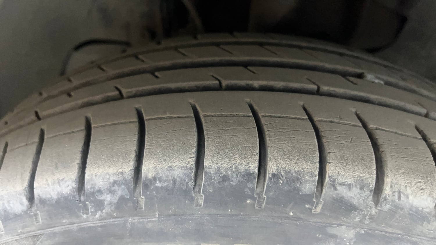 Used 2016 Tata Tiago Revotron XZ Petrol Manual tyres LEFT FRONT TYRE TREAD VIEW