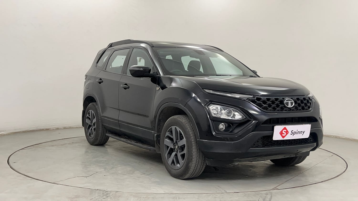 Used 2022 Tata Safari XZA Plus 6 S Dark Edition Diesel Automatic exterior RIGHT FRONT CORNER VIEW