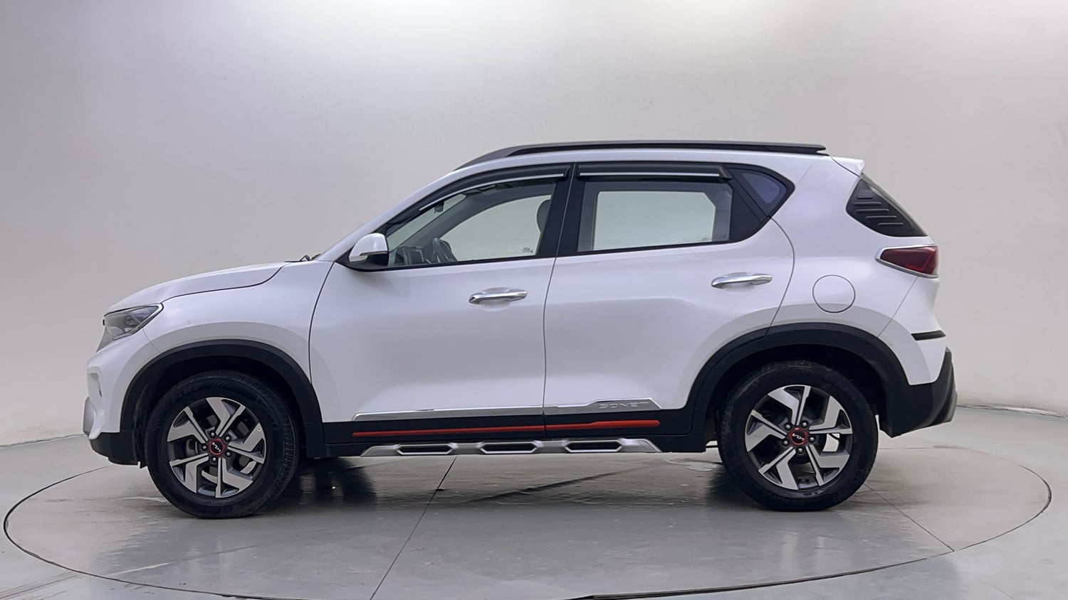 Used 2022 Kia Sonet Anniversary Edition 1.0 iMT Petrol Manual exterior LEFT SIDE VIEW