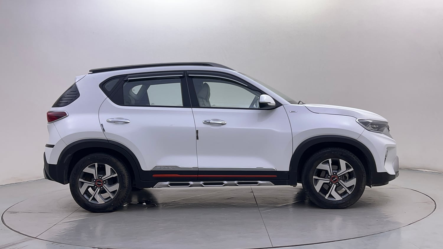 Used 2022 Kia Sonet Anniversary Edition 1.0 iMT Petrol Manual exterior RIGHT SIDE VIEW