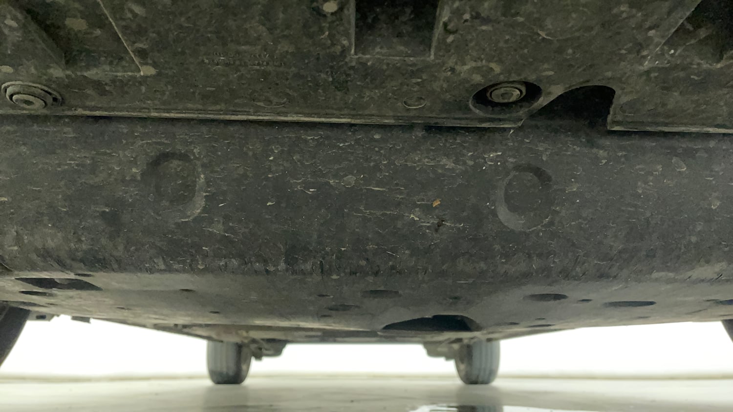 Used 2024 Honda City V Petrol MT Petrol Manual extra FRONT LEFT UNDERBODY VIEW