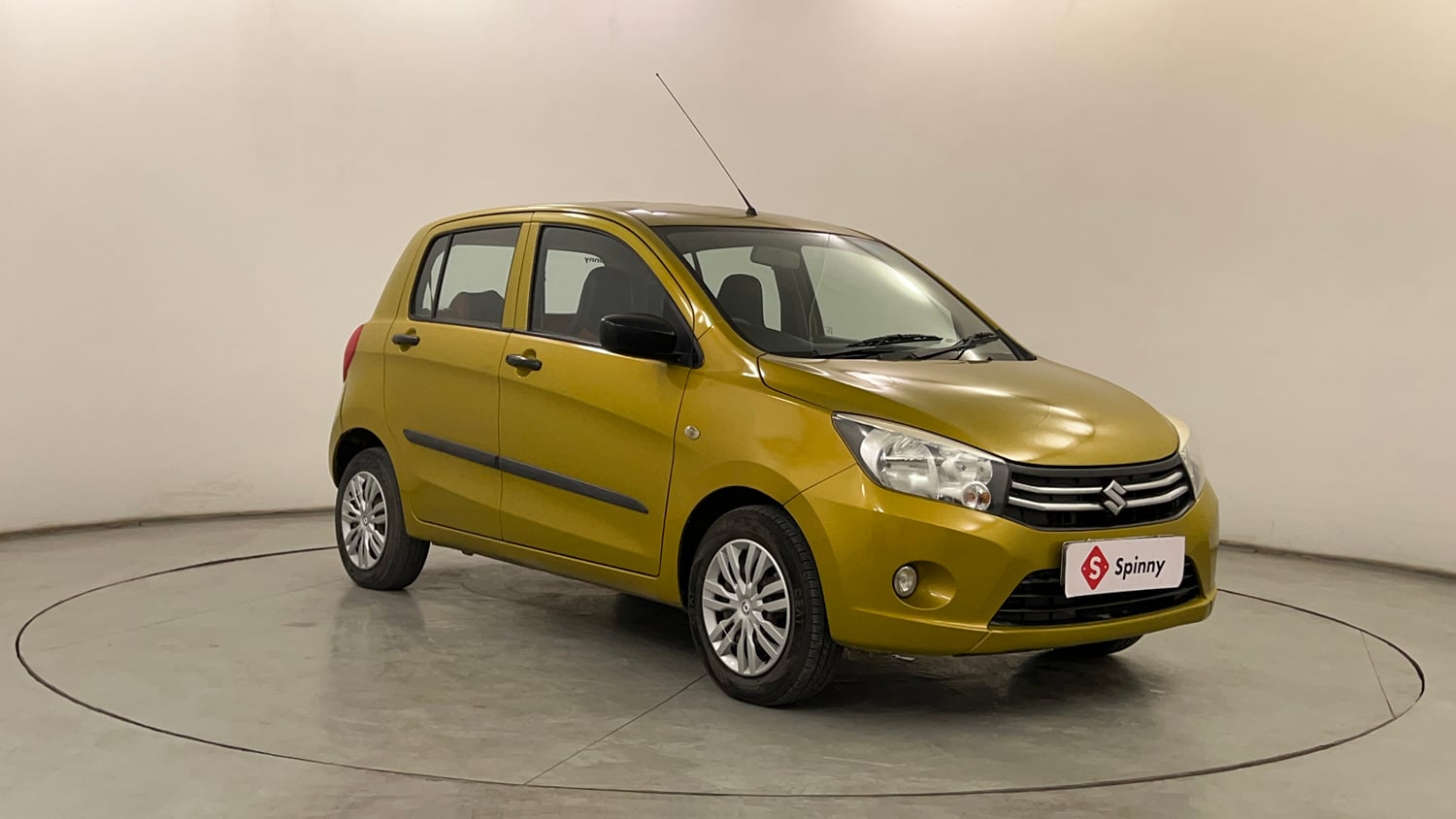 Used 2015 Maruti Suzuki Celerio VXi AMT Petrol Automatic exterior RIGHT FRONT CORNER VIEW
