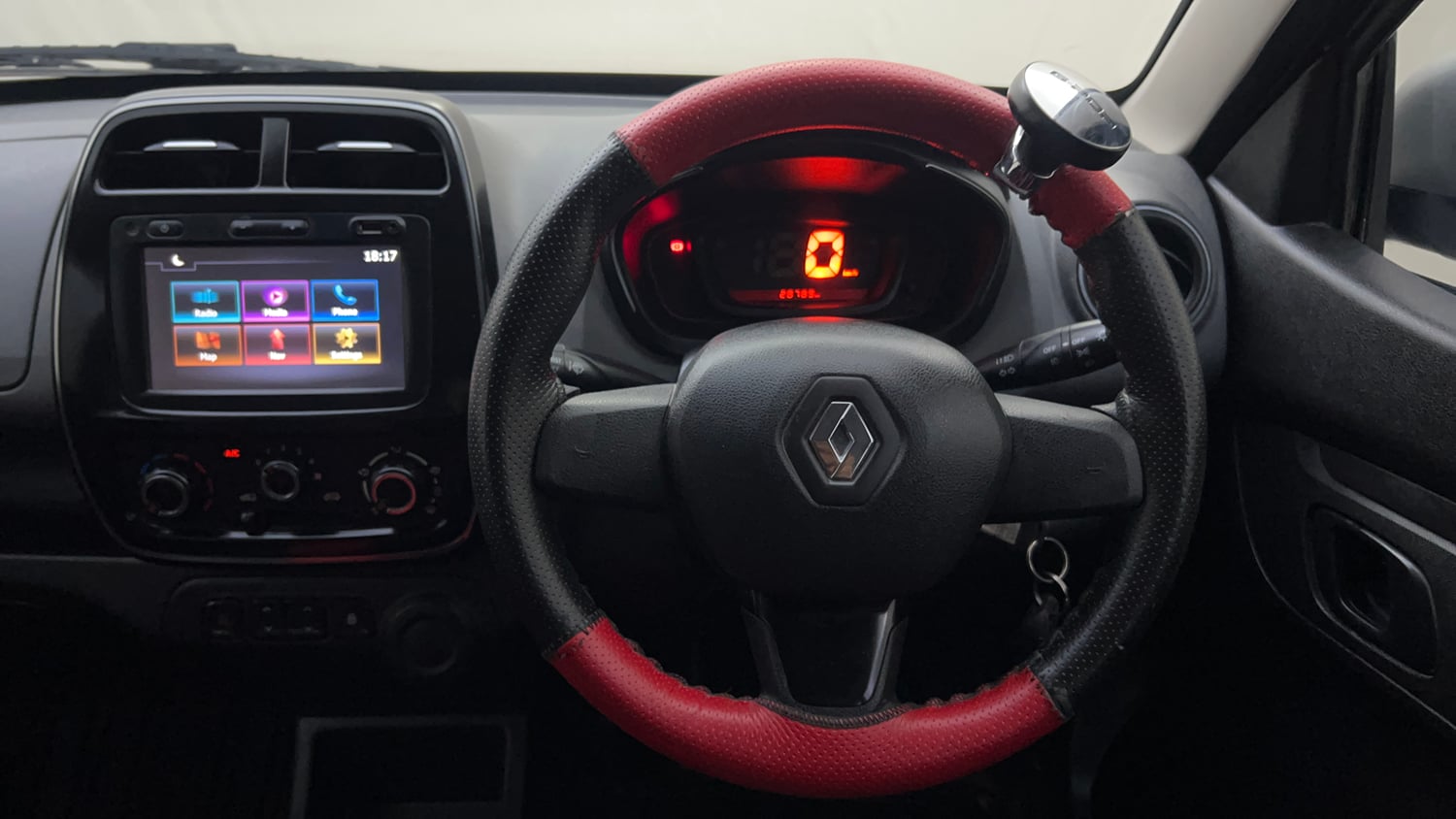 Used 2018 Renault Kwid 1.0 RXT Petrol Manual interior STEERING VIEW