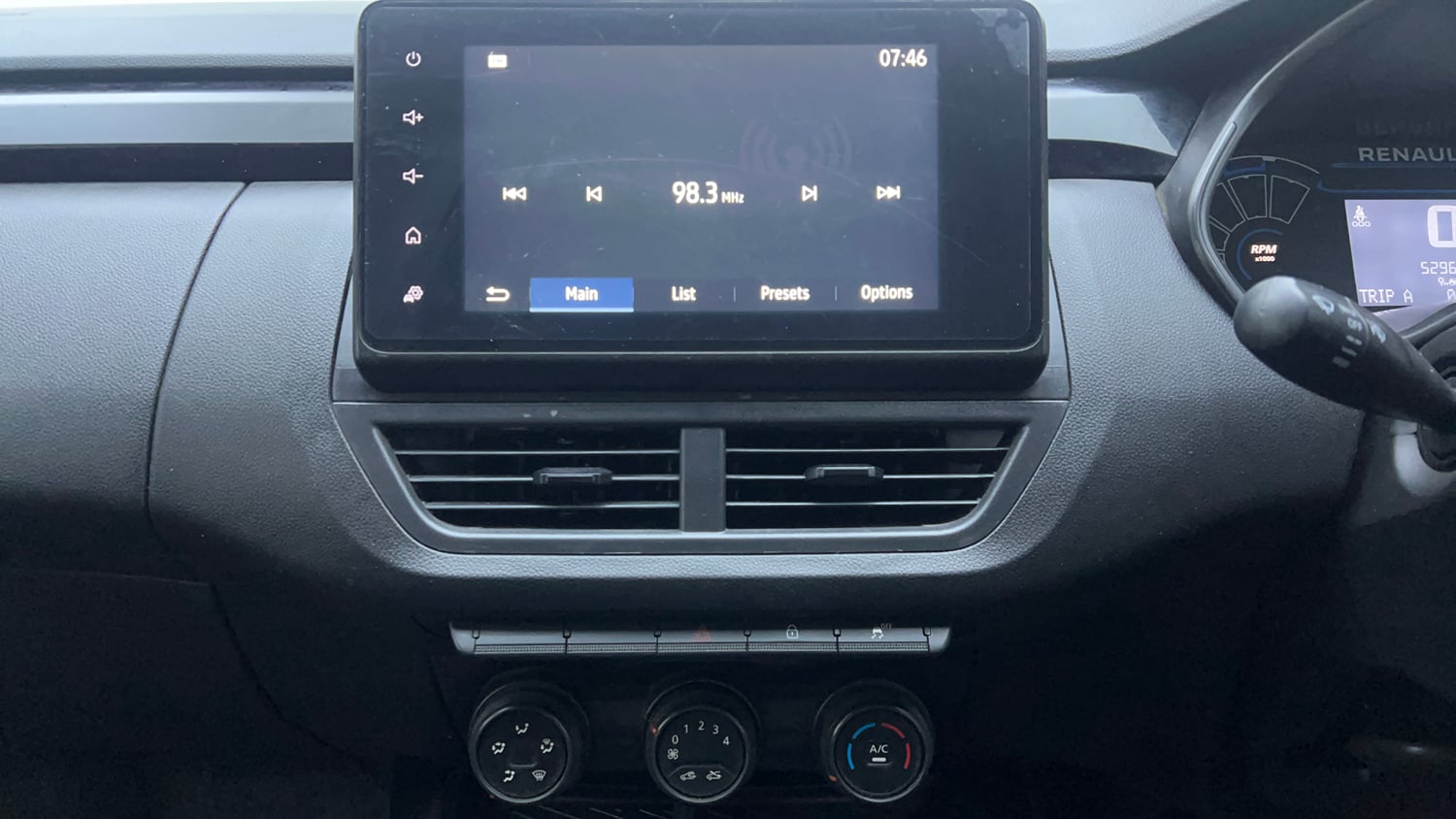 Used 2025 Renault Kiger RXL Petrol Manual interior MUSIC SYSTEM & AC CONTROL VIEW