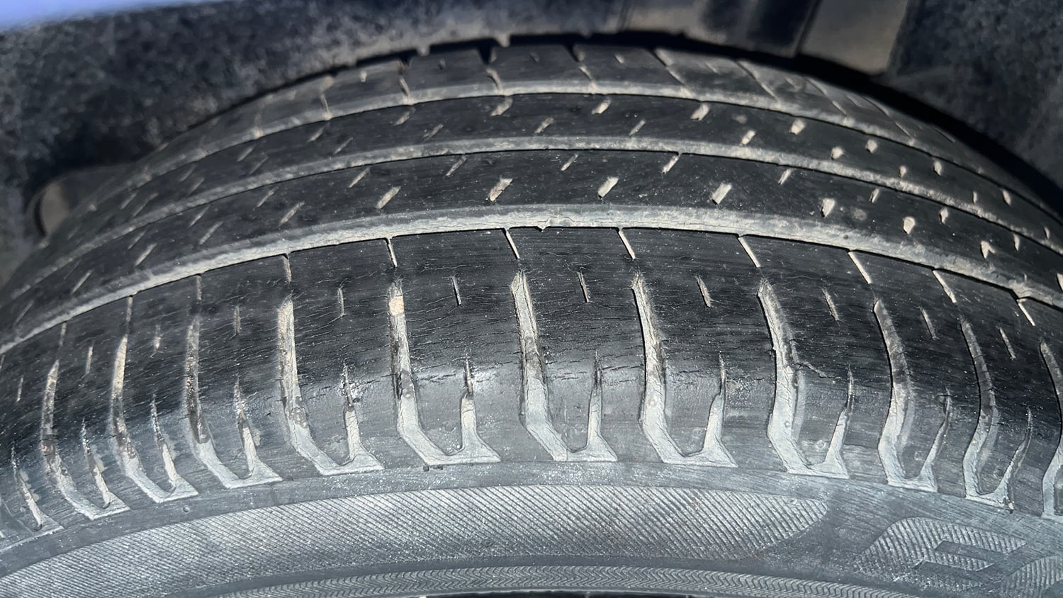 Used 2019 Maruti Suzuki Dzire ZXi Plus AMT Petrol Automatic tyres LEFT REAR TYRE TREAD VIEW