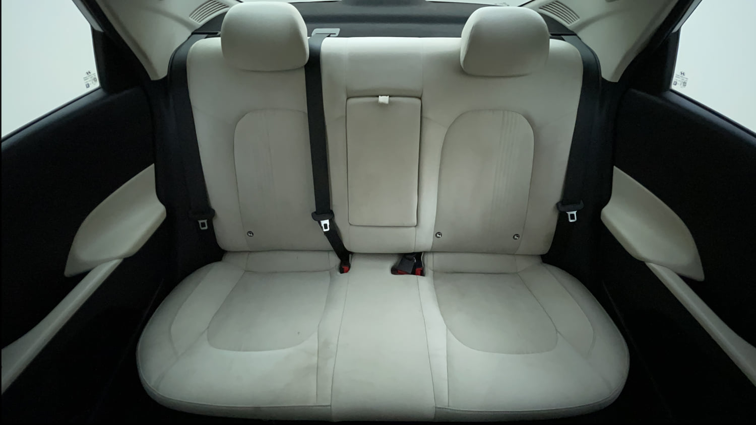 Used 2023 Hyundai Verna SX 1.5 Petrol MT Petrol Manual interior REAR SEAT CONDITION VIEW