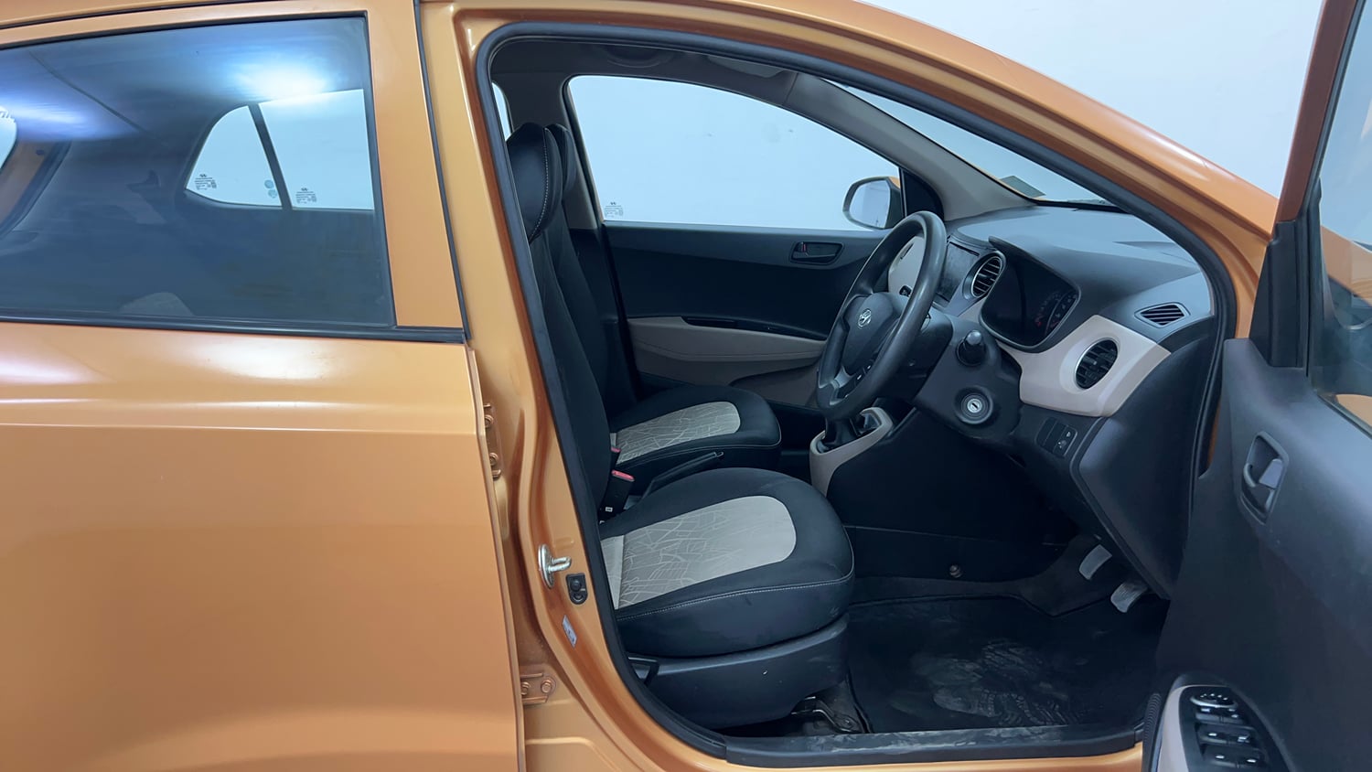 Used 2016 Hyundai Grand i10 Magna 1.2 Kappa VTVT Petrol Manual interior RIGHT SIDE FRONT DOOR CABIN VIEW