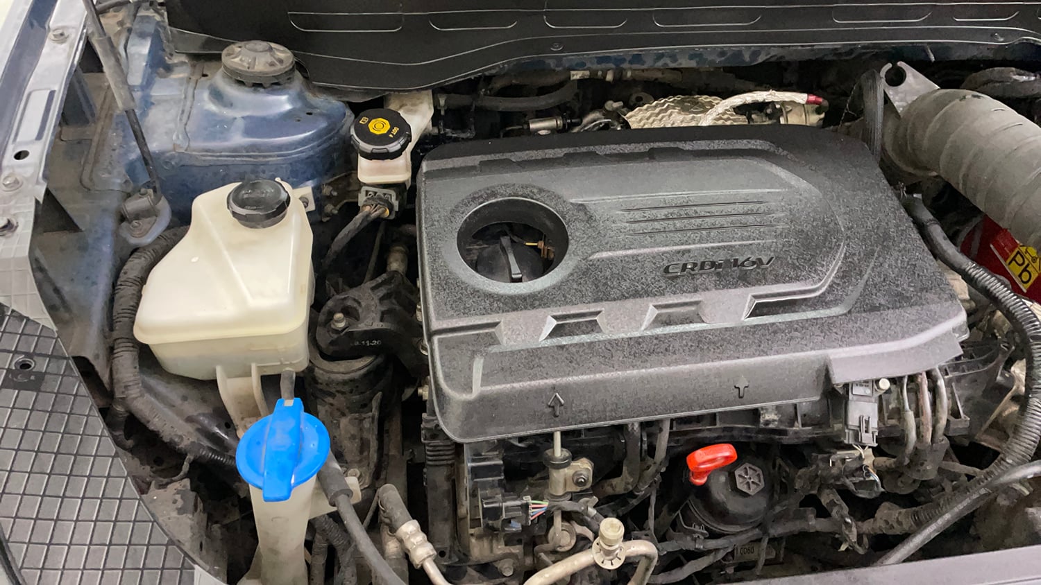 Used 2020 Hyundai Venue SX 1.5 CRDi Diesel Manual engine ENGINE RIGHT SIDE VIEW