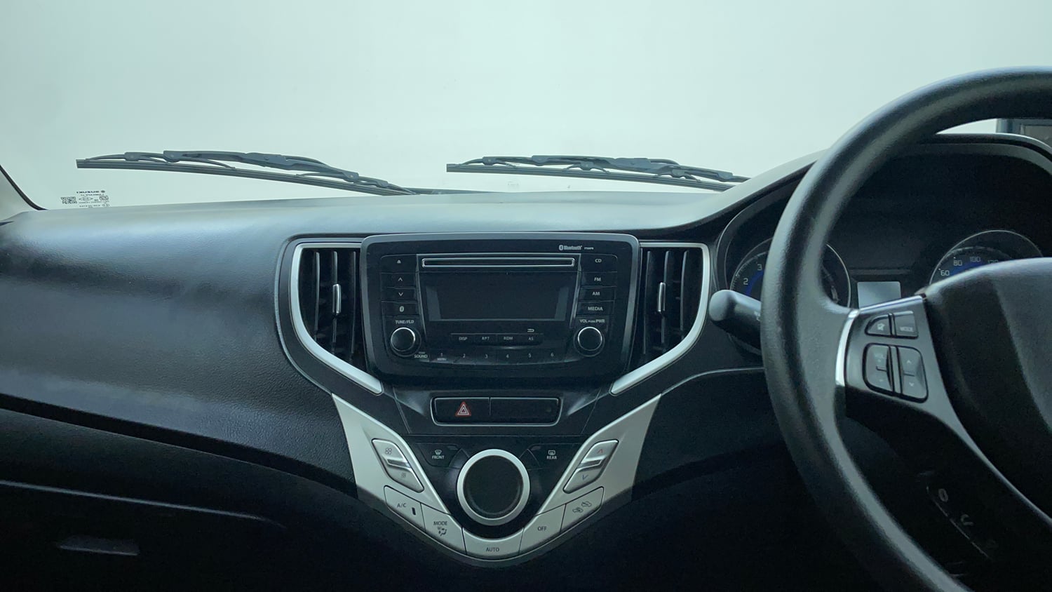 Used 2017 Maruti Suzuki Baleno Delta 1.2 AT Petrol Automatic interior MUSIC SYSTEM & AC CONTROL VIEW