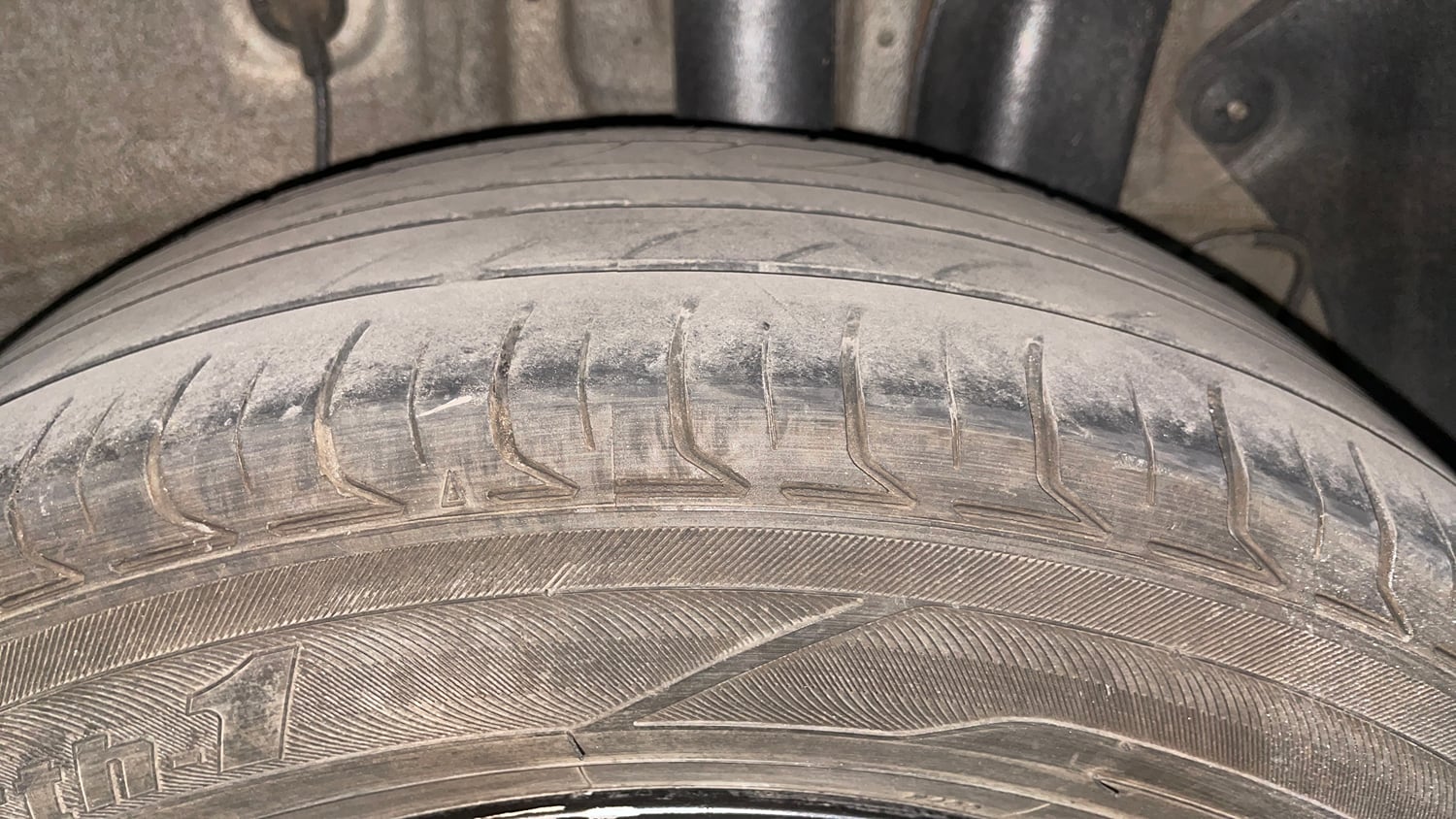 Used 2018 Hyundai Elite i20 Asta 1.2 Petrol Manual tyres LEFT REAR TYRE TREAD VIEW