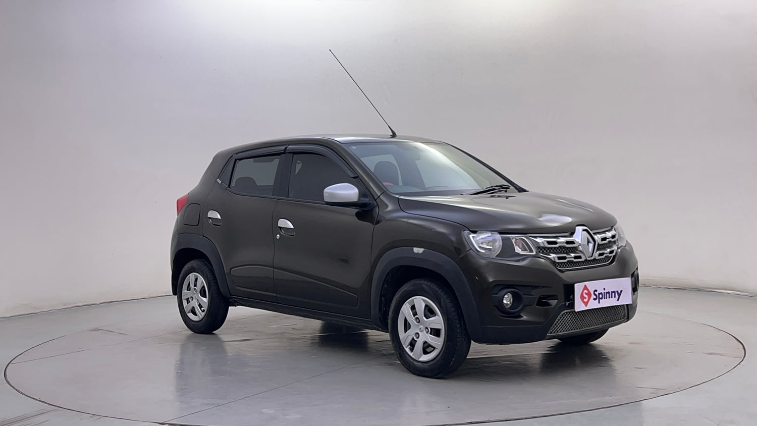 Used 2018 Renault Kwid 1.0 RXT Petrol Manual exterior RIGHT FRONT CORNER VIEW