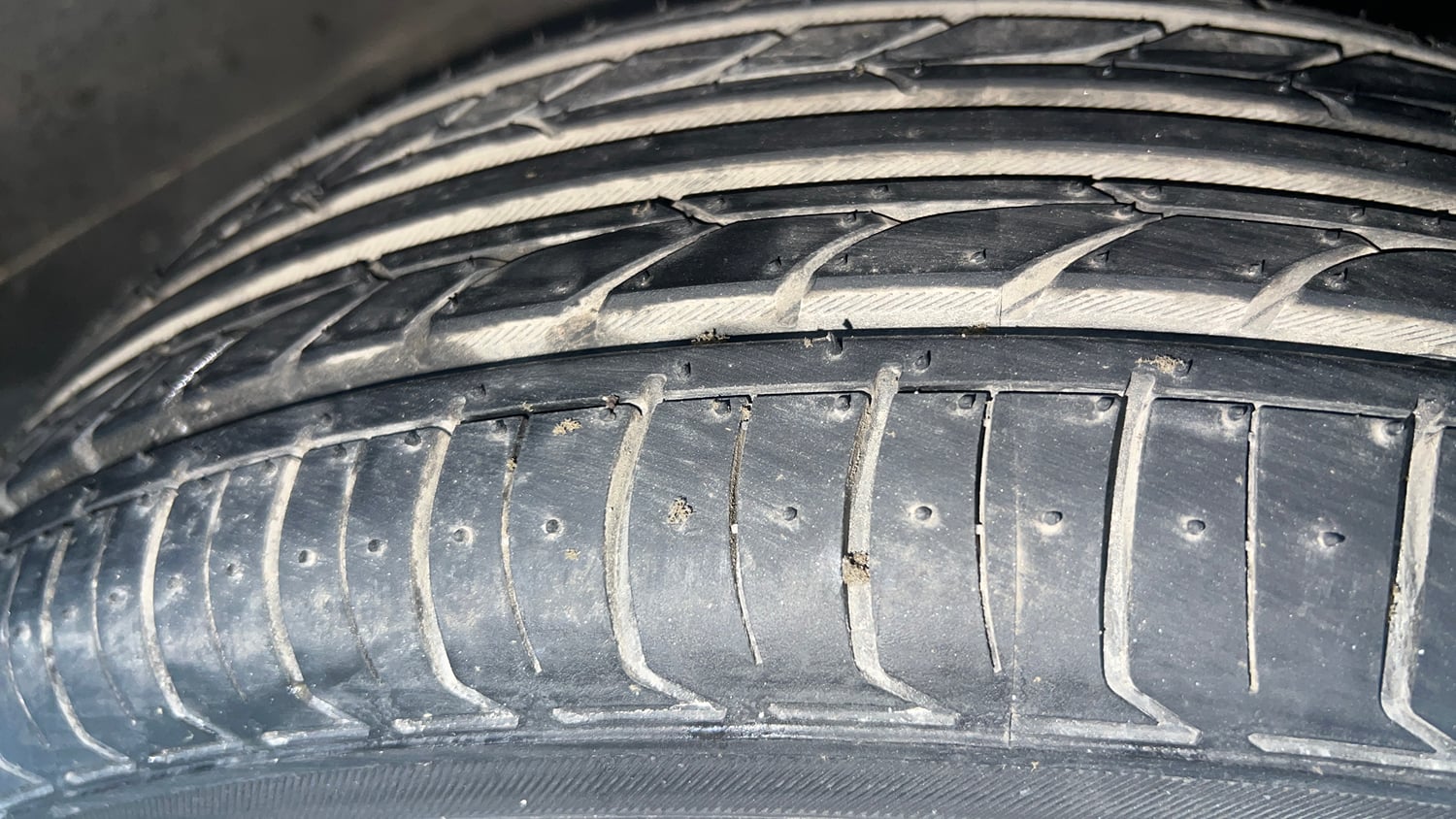 Used 2020 Maruti Suzuki Wagon R ZXi 1.2 AMT Petrol Automatic tyres RIGHT FRONT TYRE TREAD VIEW