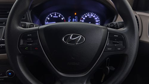 Used 2015 Hyundai Elite i20 Sportz 1.2 Petrol Manual top_features Airbags