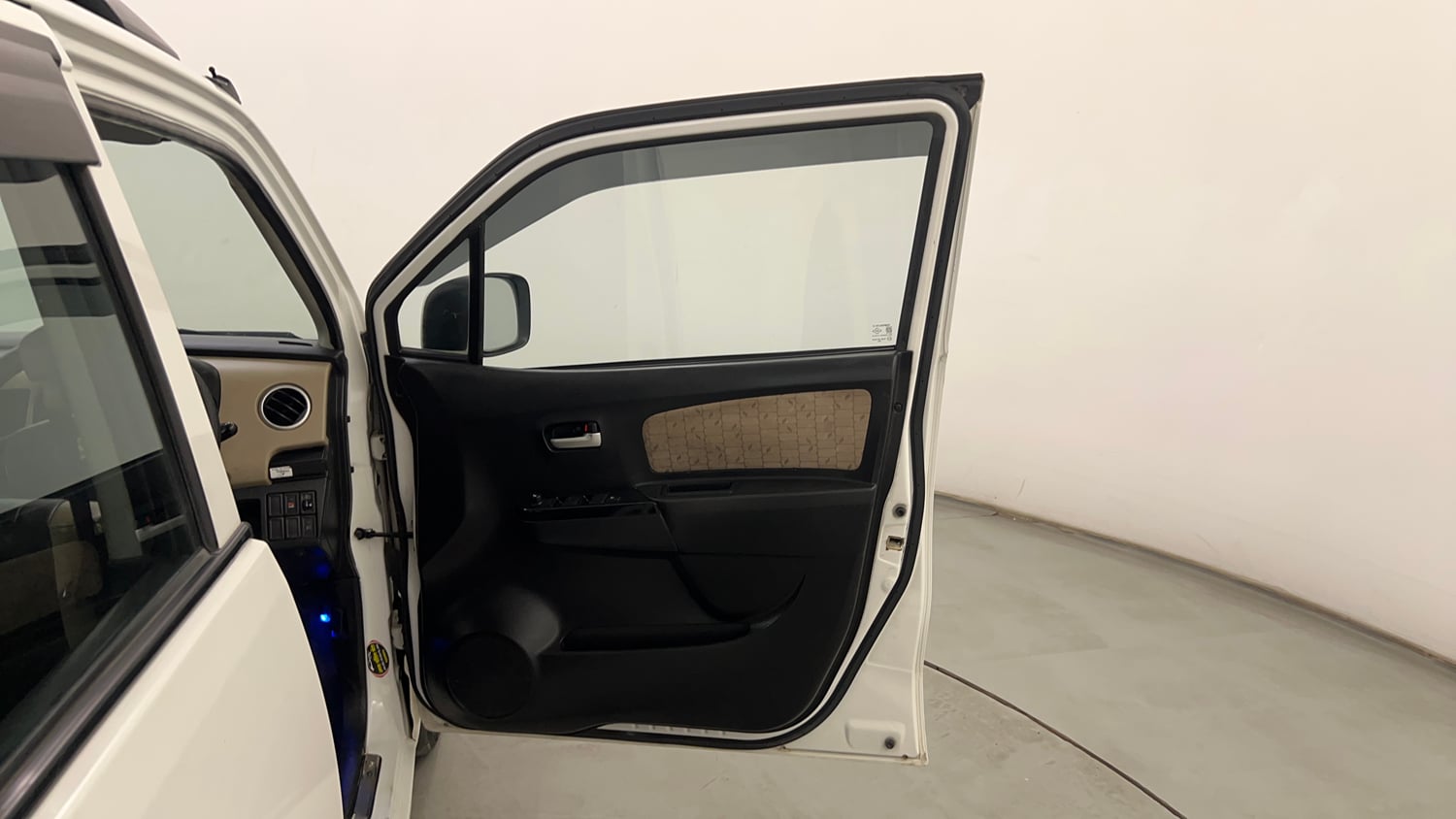 Used 2017 Maruti Suzuki Wagon R Vxi (ABS-Airbag) Petrol Manual interior RIGHT FRONT DOOR OPEN VIEW