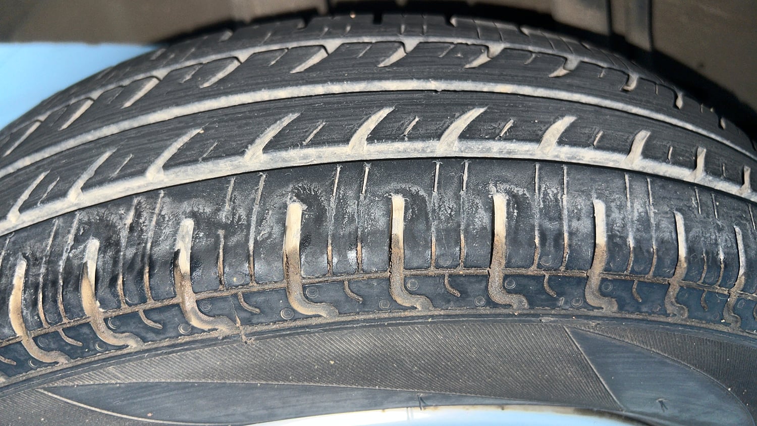 Used 2017 Renault Kwid 1.0 RXT Petrol Manual tyres RIGHT REAR TYRE TREAD VIEW