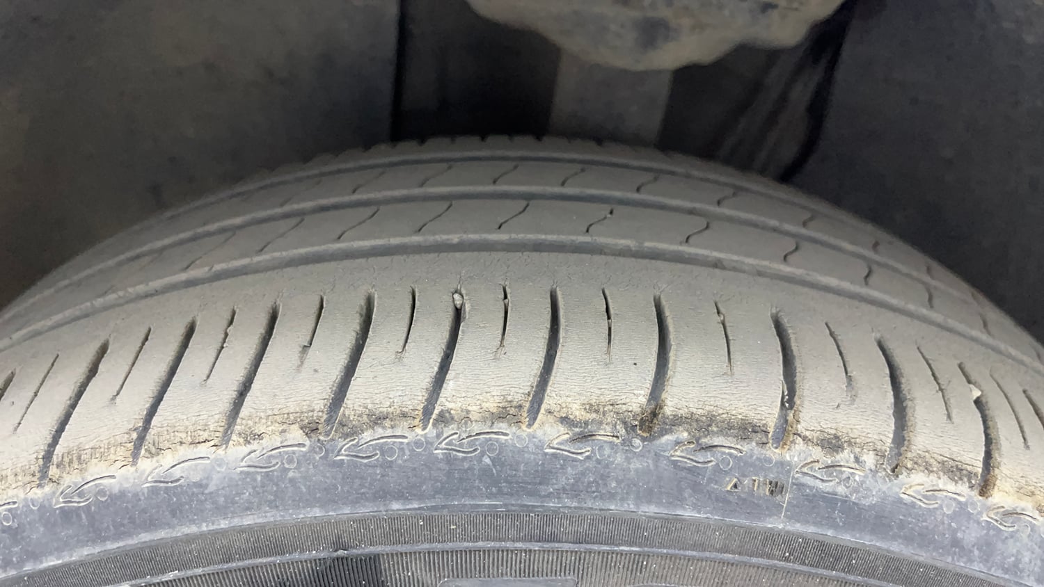 Used 2023 Skoda Slavia Style 1.0L TSI AT Petrol Automatic tyres LEFT FRONT TYRE TREAD VIEW