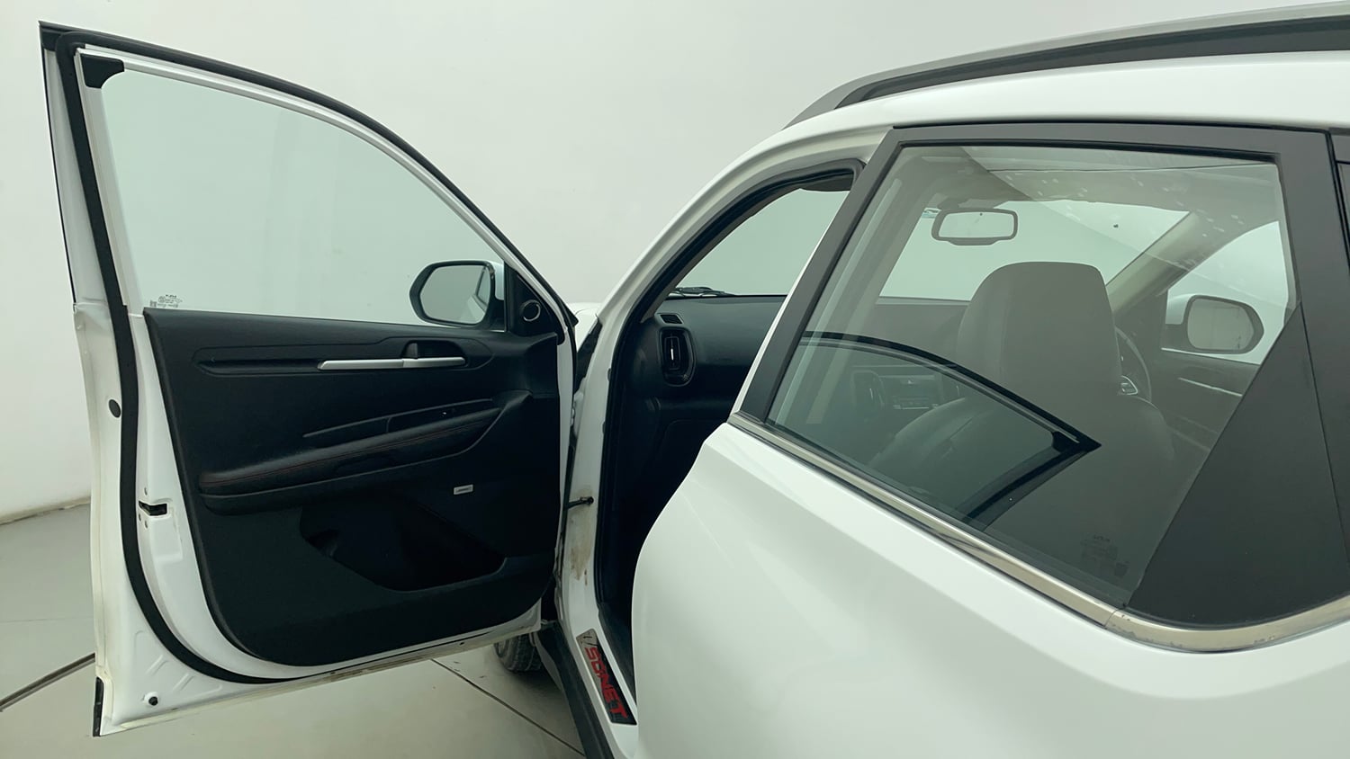 Used 2023 Kia Sonet GTX Plus 1.0 Turbo Petrol DCT Petrol Automatic interior LEFT FRONT DOOR OPEN VIEW