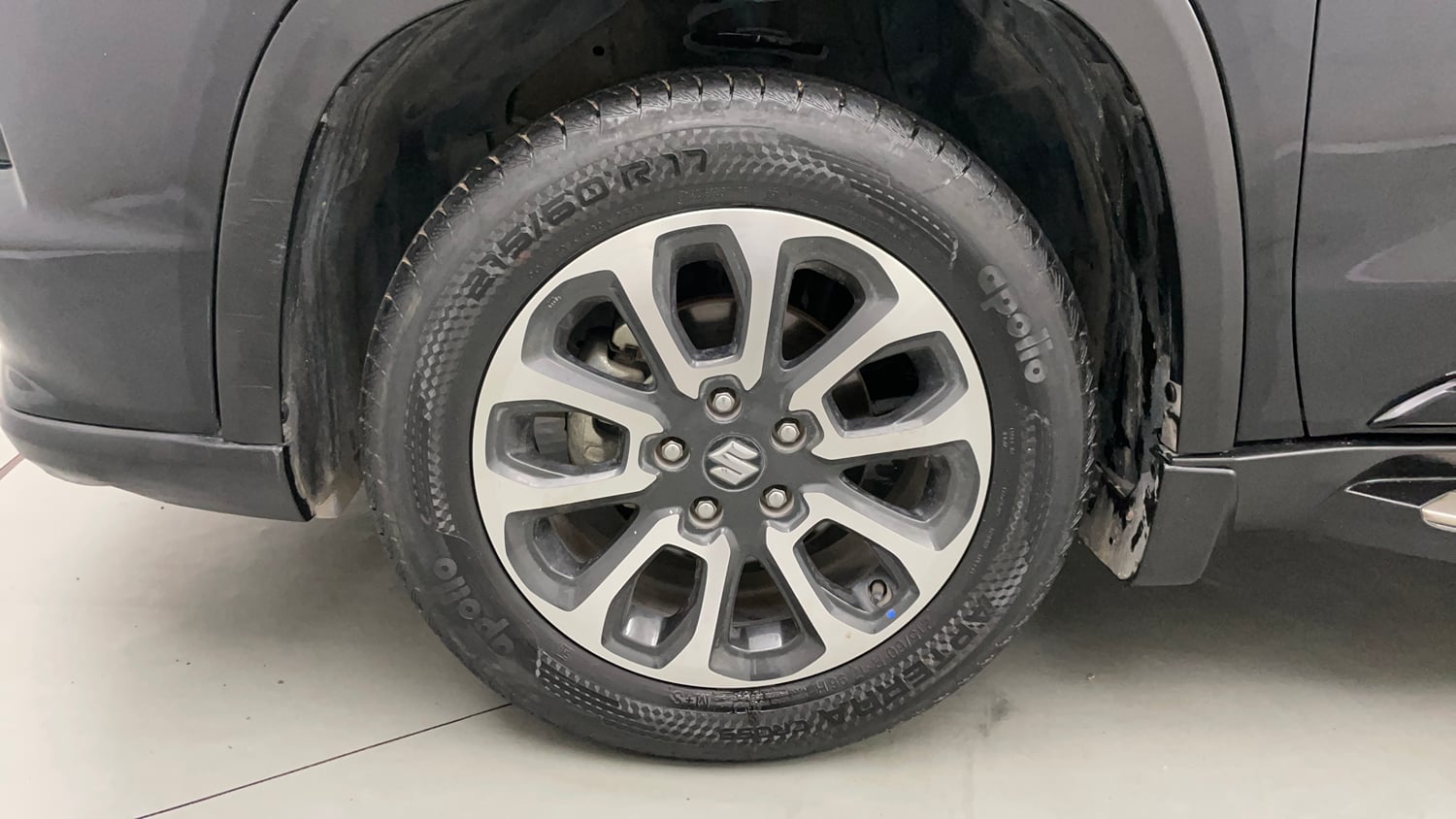 Used 2023 Maruti Suzuki Grand Vitara Zeta Smart Hybrid Petrol Manual tyres LEFT FRONT TYRE RIM VIEW