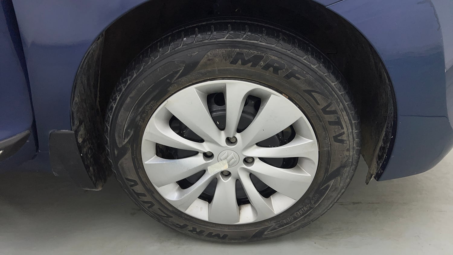 Used 2017 Maruti Suzuki Baleno Delta 1.2 Petrol Manual tyres RIGHT FRONT TYRE RIM VIEW