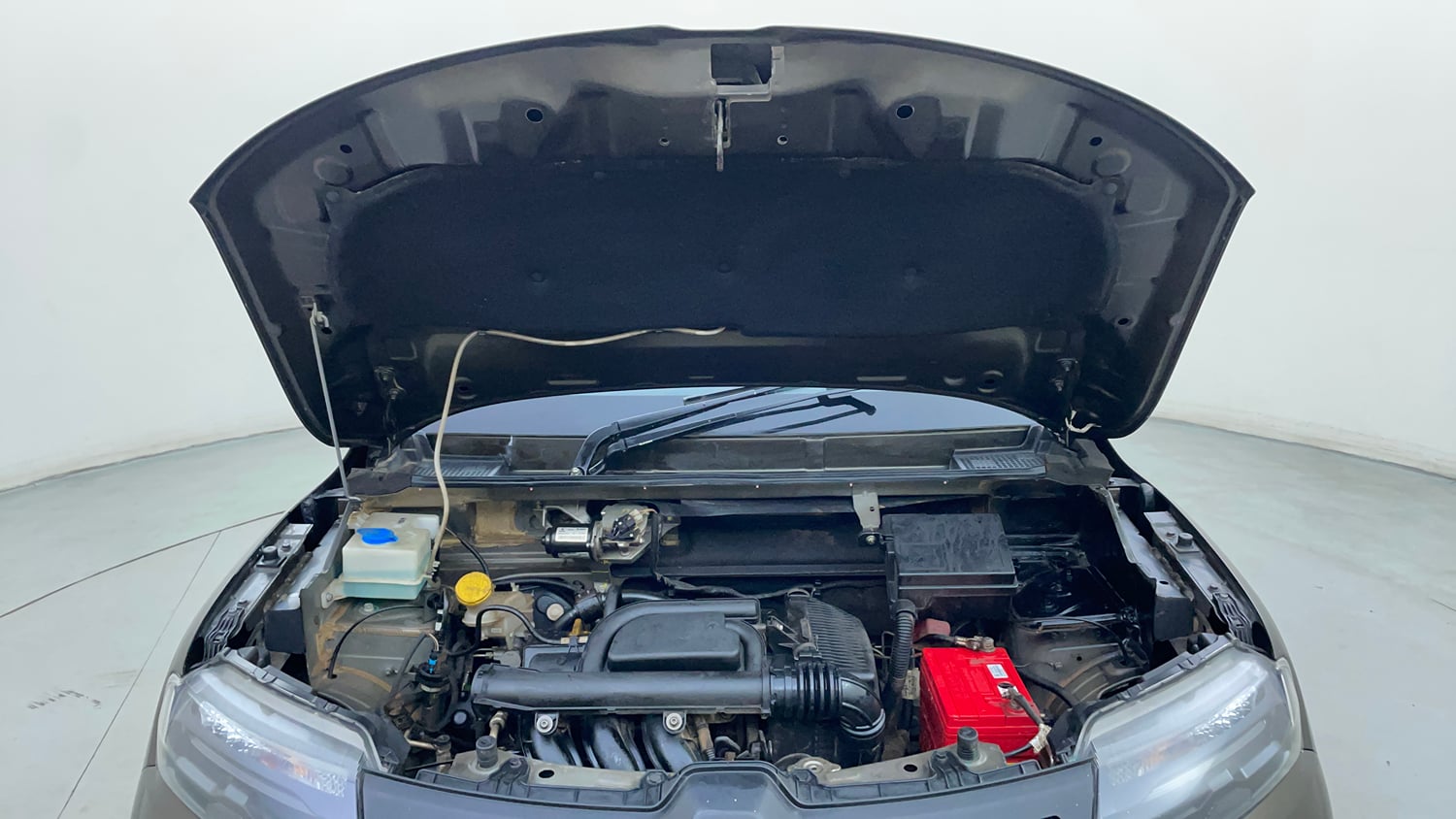 Used 2023 Renault Kwid RXL (O) 1.0 Petrol Manual engine ENGINE & BONNET OPEN FRONT VIEW
