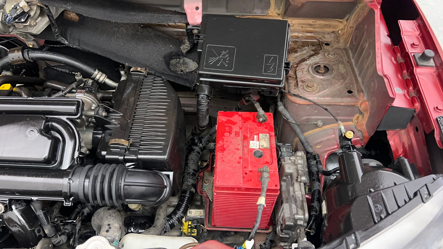Used 2017 Renault Kwid 1.0 RXT AMT Petrol Automatic engine ENGINE LEFT SIDE VIEW