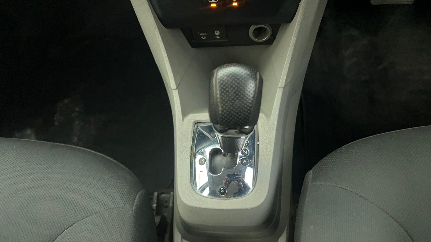 Used 2017 Tata Tiago Revotron XZA Petrol Automatic interior GEAR  KNOB VIEW