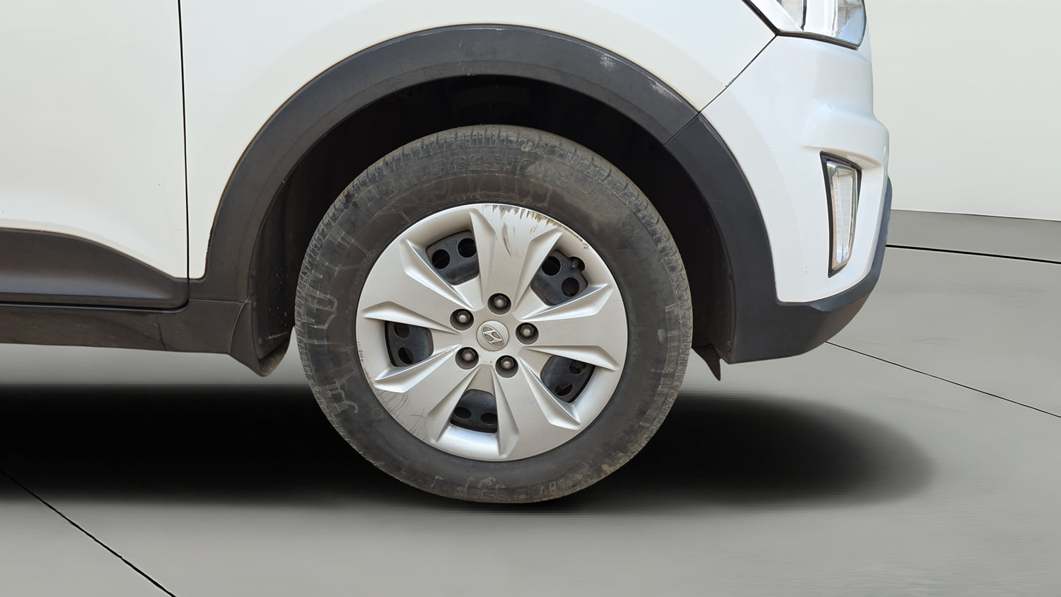 Used 2018 Hyundai Creta S 1.4 CRDI Diesel Manual tyres RIGHT FRONT TYRE RIM VIEW