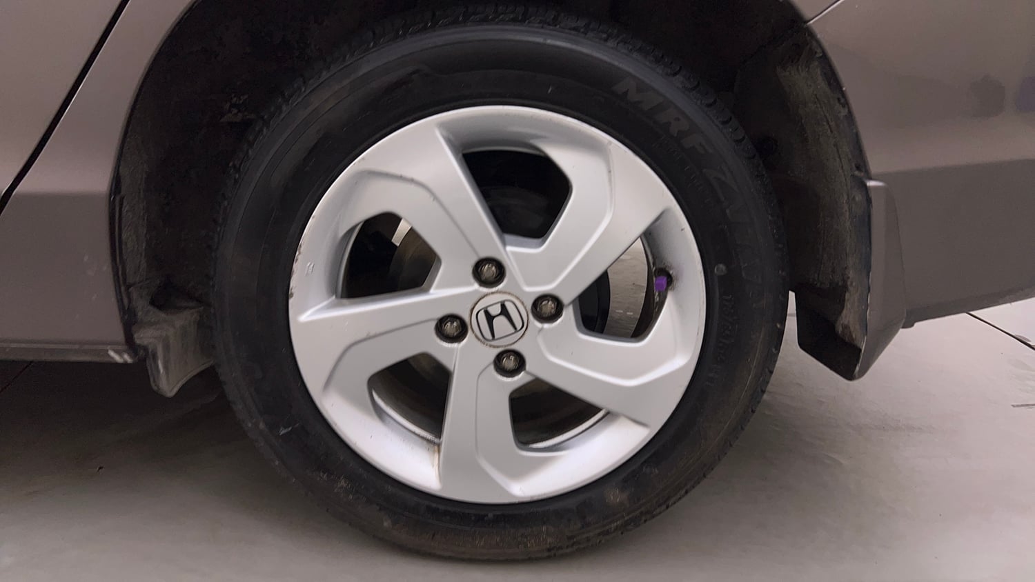 Used 2016 Honda City VX CVT Petrol Automatic tyres LEFT REAR TYRE RIM VIEW