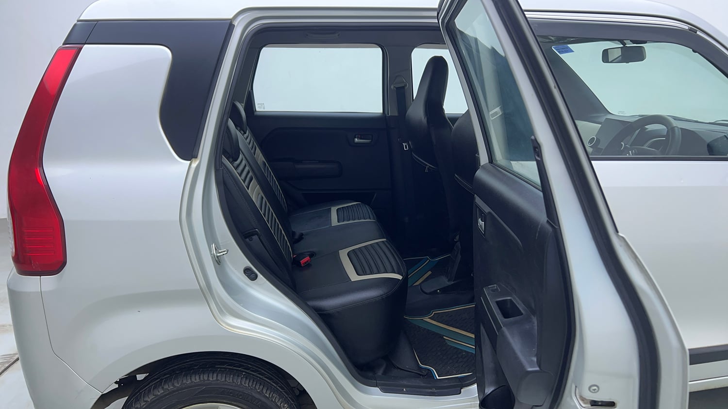 Used 2020 Maruti Suzuki Wagon R ZXi 1.2 AMT Petrol Automatic interior RIGHT SIDE REAR DOOR CABIN VIEW
