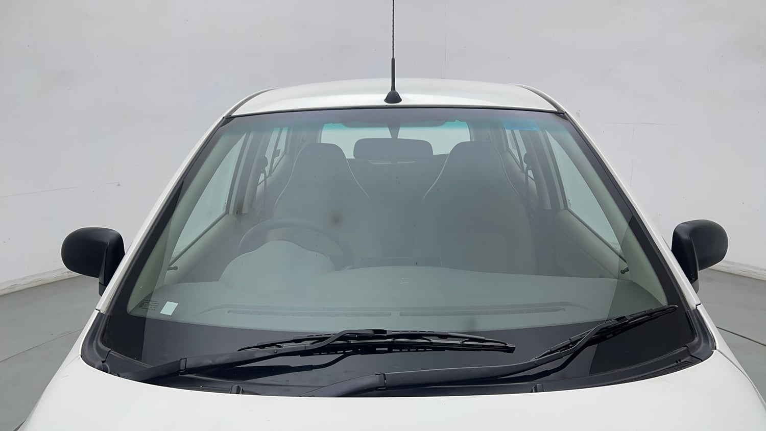 Used 2015 Hyundai i10 Magna 1.1 iRDE2 Petrol Manual exterior FRONT WINDSHIELD VIEW